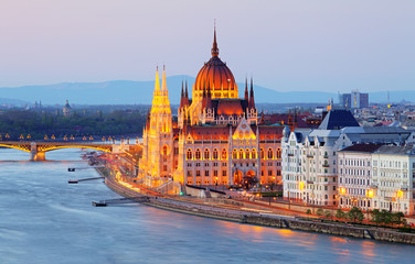 Naklejka premium Budapeszt nocą - Parlament, Węgry