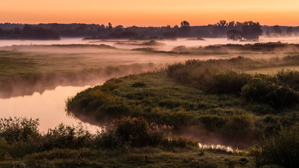 Dolina Górnej Narwi. Poranek nad rzeką Narew. Poranne mgły, Narew, Podlasie, Polska © podlaski49