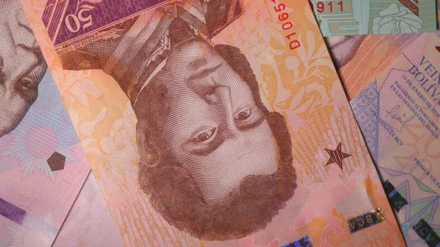 Rotating 50 Venezuelan Bolivar Banknote With Antonio Jos de Sucre 2018 On Turntable Top View..