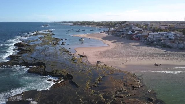 Imagem A&eacute;rea da Praia de Arembepe, Costa de Cama&ccedil;ari, Regi&atilde;o Metropolitana de Salvador, Bahia, Brasil