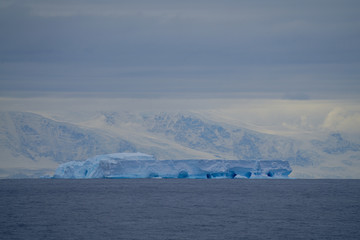 Fototapeta na wymiar Iceberg View