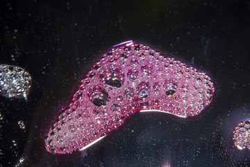 Bubbles in the black scene