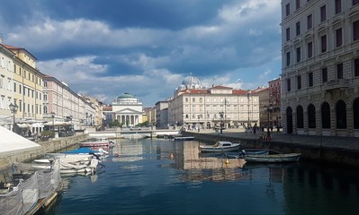 Fototapeta premium Kanał w Trieście.