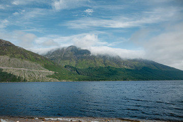 Schottland Highlands Berge Nebel Loch Garry
