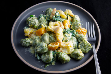 Creamy cheesy sauce spinach gnocchi with shrimp
