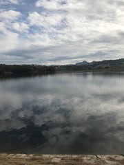 Fototapeta premium lake and clouds