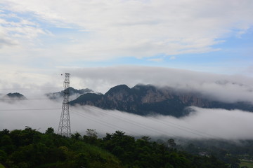 high-voltage, direct current (HVDC) electric power transmission system over a long distance