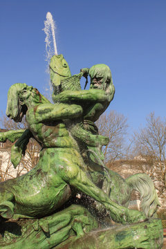 Zentauren im Kampf; Stuhlmannbrunnen in Hamburg-Altona