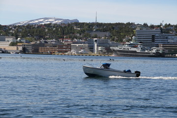 Fototapeta premium tromso tromsø water travel tourism sea coast nature port blue landscape sky harbor architecture europe boatship mountain summer bay view city beautifull 
