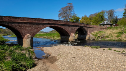 Fototapeta na wymiar Bridge over the River Deveron at Turriff
