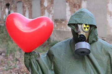 Man falling in love during chemical war 