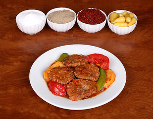 excellent turkish food tray patties on a spicy plate