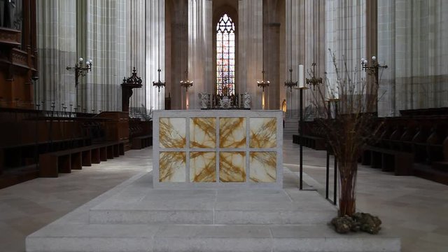 int&eacute;rieur de la cath&eacute;drale Saint-Pierre-et-Saint-Paul &agrave; Nantes