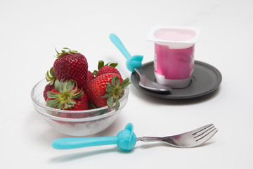 Bowl of strawberrys and yoghourt