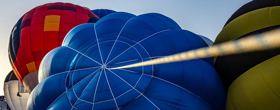 Festival internacional en la ciudad de Igualada (Barcelona), donde se re&uacute;nen globos aerost&aacute;ticos de todos los pa&iacute;ses del mundo. De colores y formas muy diferentes.
