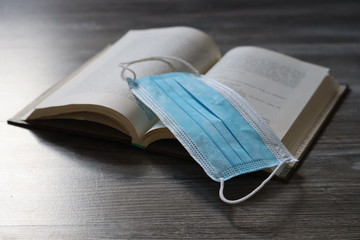 Reading in times of virus