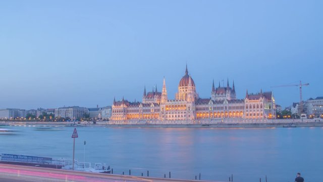 Hungarian Parliament Day-to-Night Hyperlapse