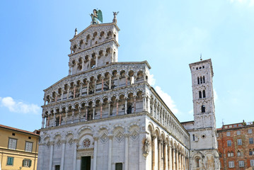 Fototapeta na wymiar Medieval Cathedral San Michele in Lucca, Italy.