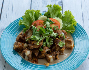 Thai Fried Pork in Fried Garlic 