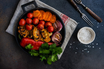 Obraz na płótnie Canvas Healthy food concept with grilled vegetable