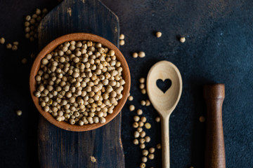 Raw chickpea beans in a bowl