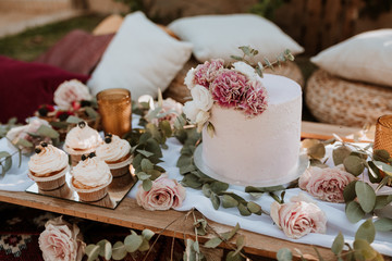Bridal cake, wedding candy table