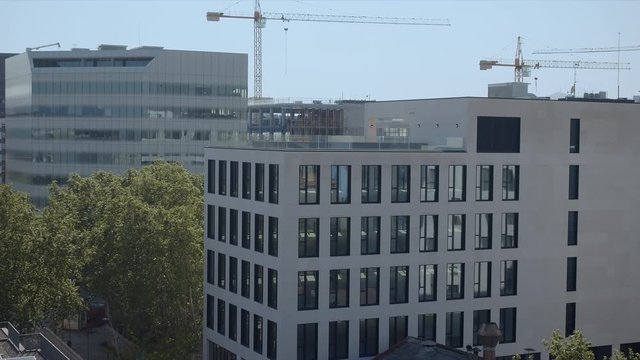 Zona Comercial de Pueblo nuevo (Poble Nou) en Barcelona, zona de oficinas, con la torre Agbar, vistas desde la azotea