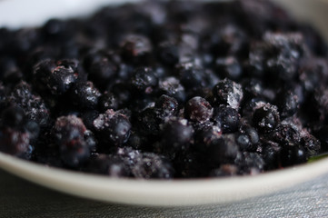 blackberries in a bowl