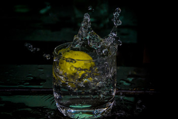 lemon in water splash