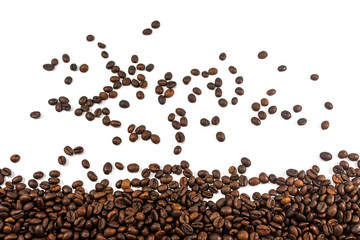 Coffee cup and beans coffee  on a white background. coffee cup and coffee beans.