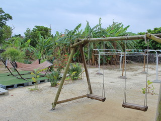 Fototapeta premium 南国のブランコとハンモック