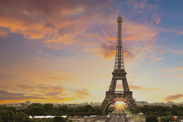 Obraz premium eiffel tower at sunset