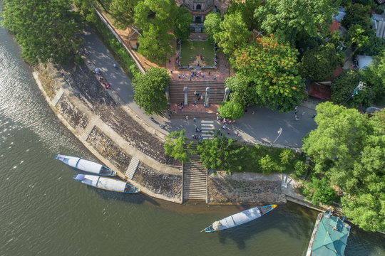 The Thien Mu Pagoda is one of the ancient pagoda in Hue city.It is located on the banks of the Perfume River in Vietnam's historic city of Hue. Thien Mu Pagoda can be reached either by car or by boat.