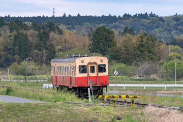 Obraz premium 上総川間駅付近の小湊鐵道 千葉県市原市 日本