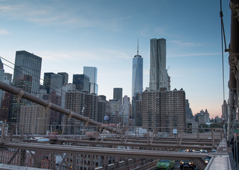 Obraz premium Nowy Jork zachód słońca z Brooklyn Bridge
