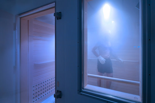 Ganzk&ouml;rper K&auml;ltekammer Therapie bei minus 110 grad celsius