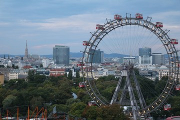 Ferris wheel and the city of Vienna