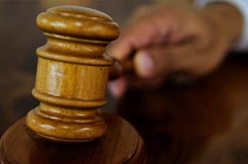 Martillo de juicio, Juicios Orales, ley mexicana, juez, delito, juzgado 