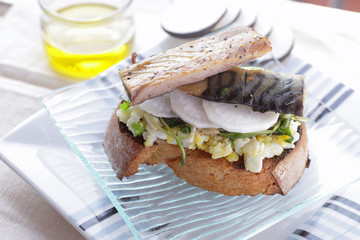 Tartine fraiche de poisson fumé