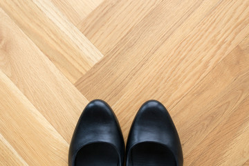 fashionable stylish black leather shoes for her