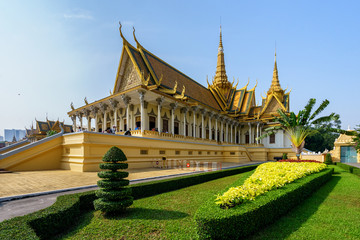 Naklejka premium Phnom Penh tourist attraction and famouse landmark - Royal Palace complex, Cambodia