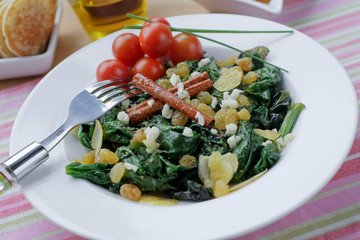 Epinards au miel et aux raisins