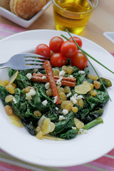 Epinards au miel et aux raisins