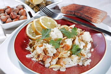 Poêlée de fonds d'artichauts au chou fleur et aux amandes