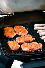 Schweine-Steaks am Grill