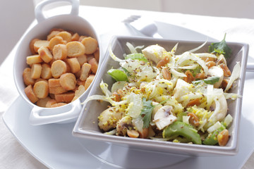 Salade de champignons de Paris crux au fenouil, celeri et au citron