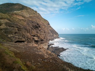 Fototapeta na wymiar View of West Auckland sea shore with cliffs