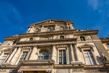 Fototapeta premium Palais du Louvre in Paris, France