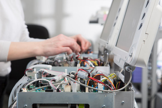 Apparatus for artificial lung ventilation. Intensive care. Resuscitation. Treatment of lung diseases. Pneumonia. Rescue measures for severe lung diseases. Manufacturing, checking, testing of e device