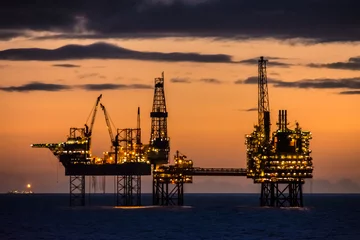 Gardinen North Sea Oil Rigs silhouette © SimonPeter